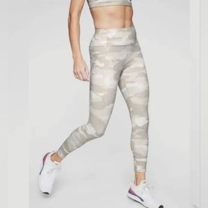 Athleta Elation Camo 7/8 Tight Leggings Taupe / White Yoga Pants -- Size XS